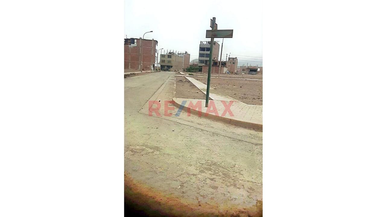 Venta De Terreno 105 M² Con Doble Acceso Hacia El Parque Y Calle - Carabayllo — foto 7