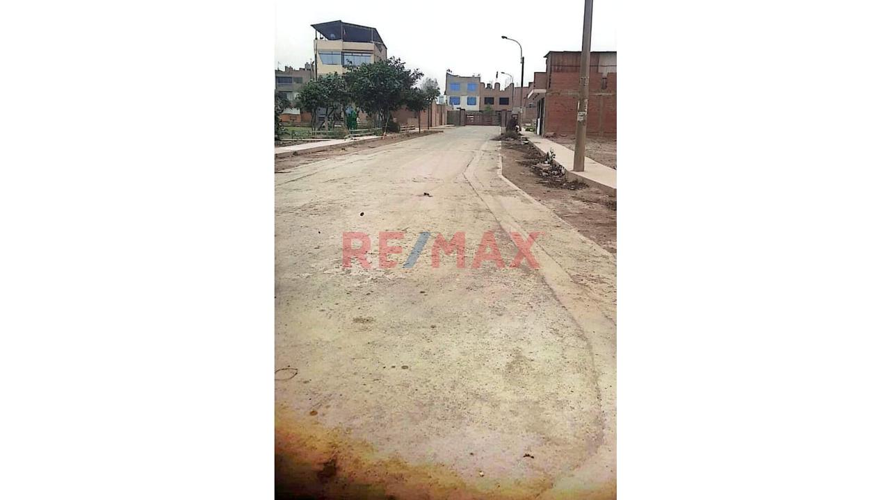 Venta De Terreno 105 M² Con Doble Acceso Hacia El Parque Y Calle - Carabayllo — foto 6