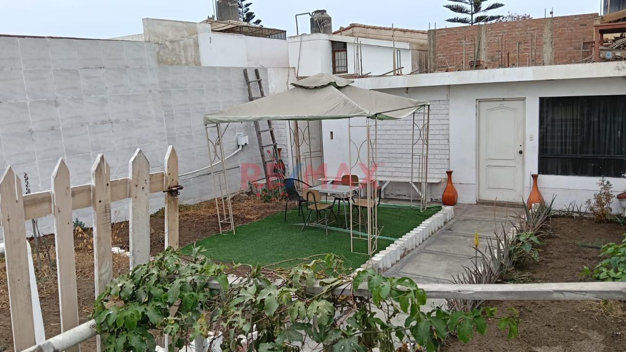 Vendo Acogedora Casa De Playa Con Gran Jardín Y Terraza En Balneario Santa Rosa - 1