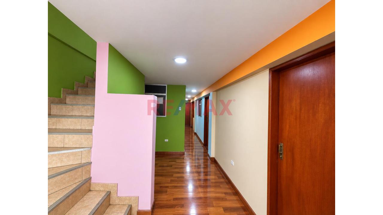 ¡Gran Oportunidad De Inversión Y Vivienda En Villa María Del Triunfo! — foto 9