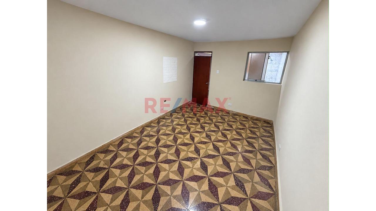 ¡Gran Oportunidad De Inversión Y Vivienda En Villa María Del Triunfo! — foto 3
