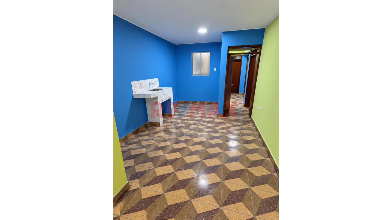 ¡Gran Oportunidad De Inversión Y Vivienda En Villa María Del Triunfo! — foto 8