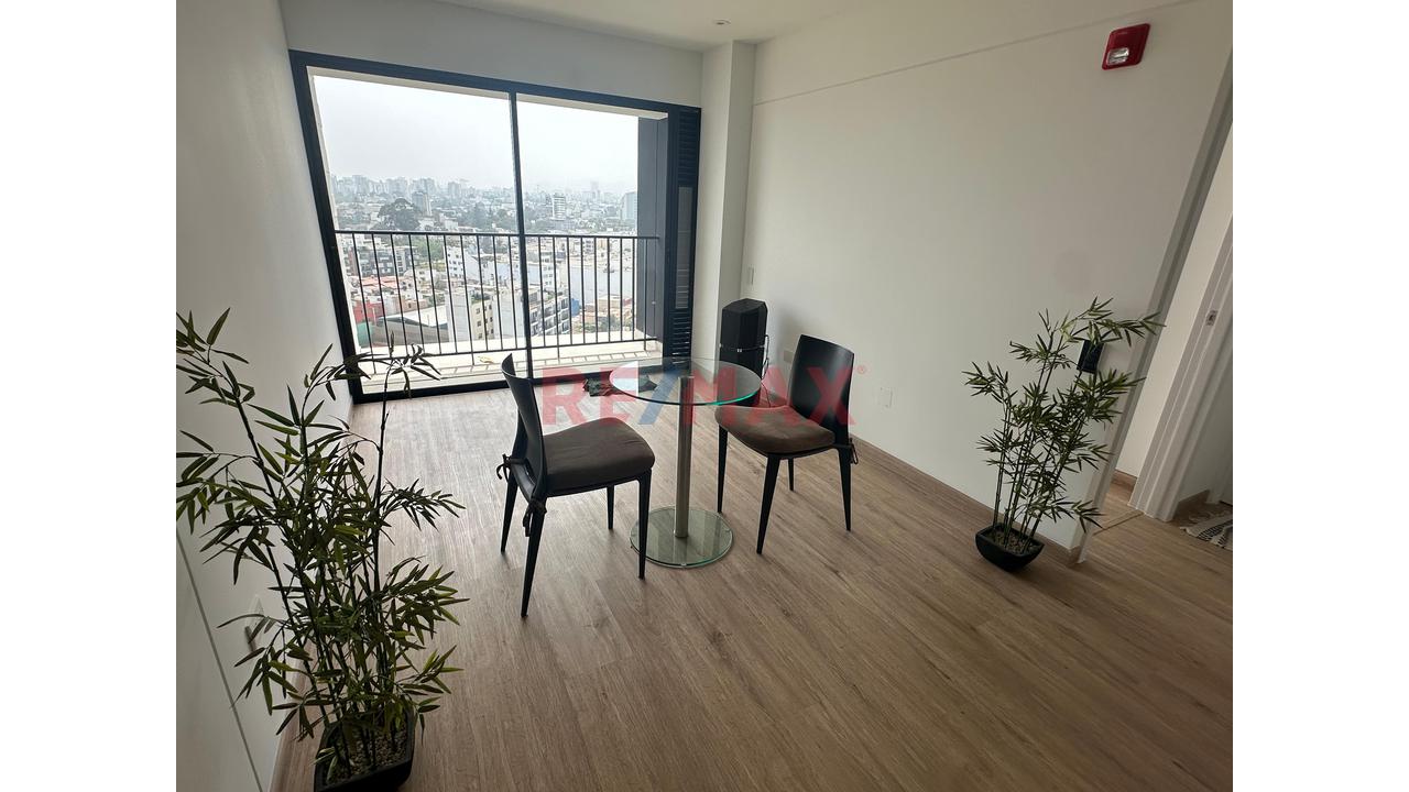 Estreno / Semi Amoblado / Limite Barranco Miraflores / Piso 16 / Vista Panoraminca / Areas Comunes / Cochera — foto 8