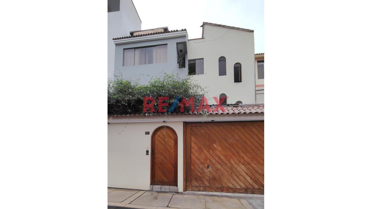 En Venta Departamento ¡Primer Piso Con Jardin Y Estacionamiento Para 2 Vehiculos!