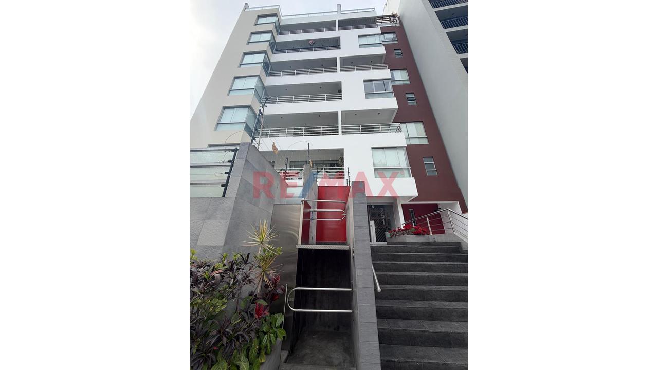 Alquila En Exclusiva Zona De Miraflores!..Departamento De 70M2 En 2Do Piso, Vista Interior + Cochera — foto 2