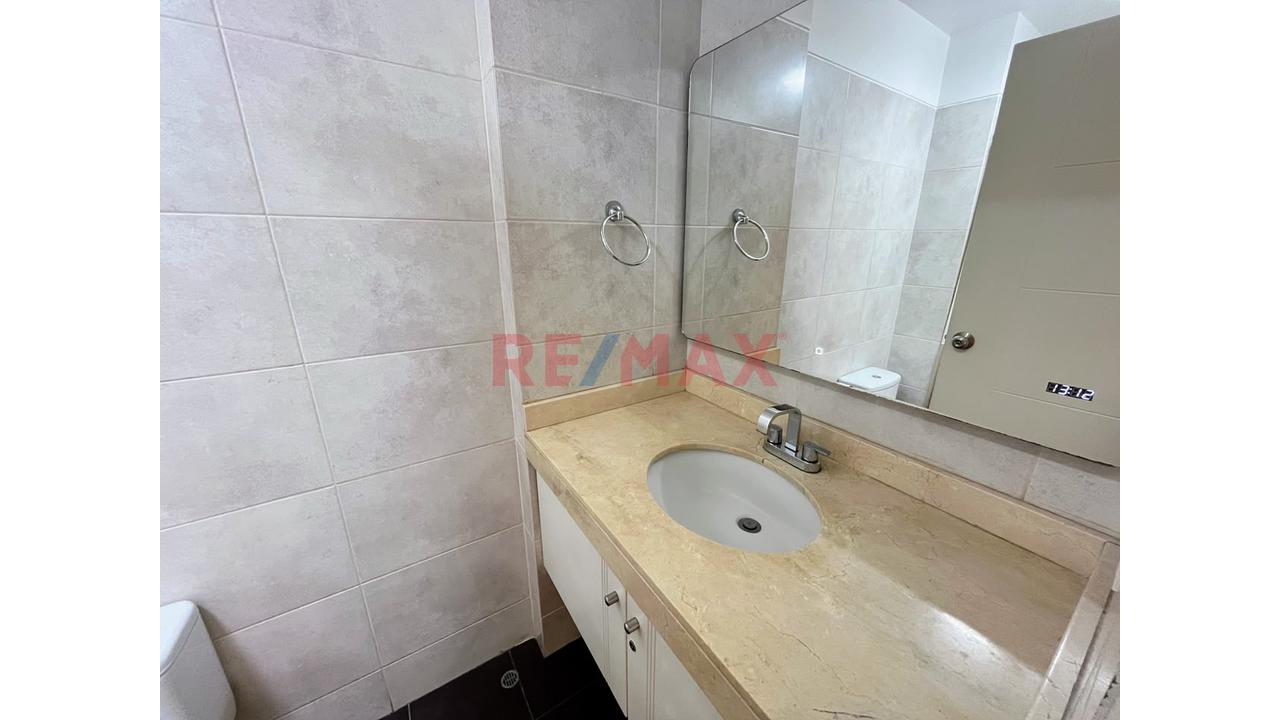 Alquila En Exclusiva Zona De Miraflores!..Departamento De 70M2 En 2Do Piso, Vista Interior + Cochera — foto 8