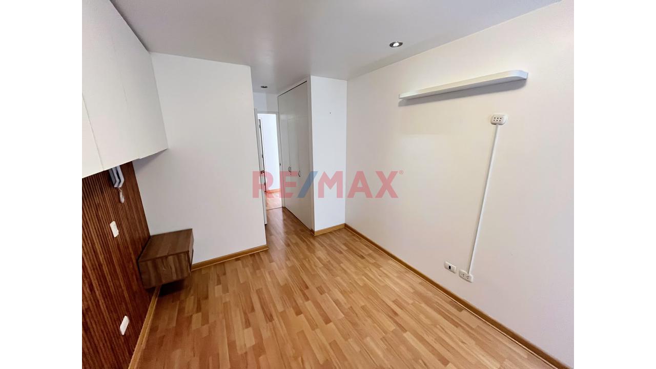 Alquila En Exclusiva Zona De Miraflores!..Departamento De 70M2 En 2Do Piso, Vista Interior + Cochera — foto 7