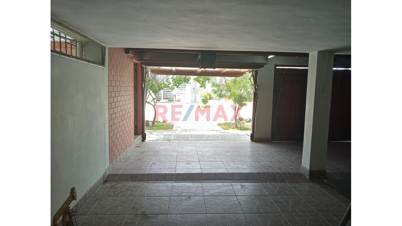 🏡 Amplia Casa En Alquiler En Miraflores – 5 Habitaciones 🛏️ Y Estacionamiento Para 4 Vehículos 🚗 | Ideal Para Empresas 🏢 - 4