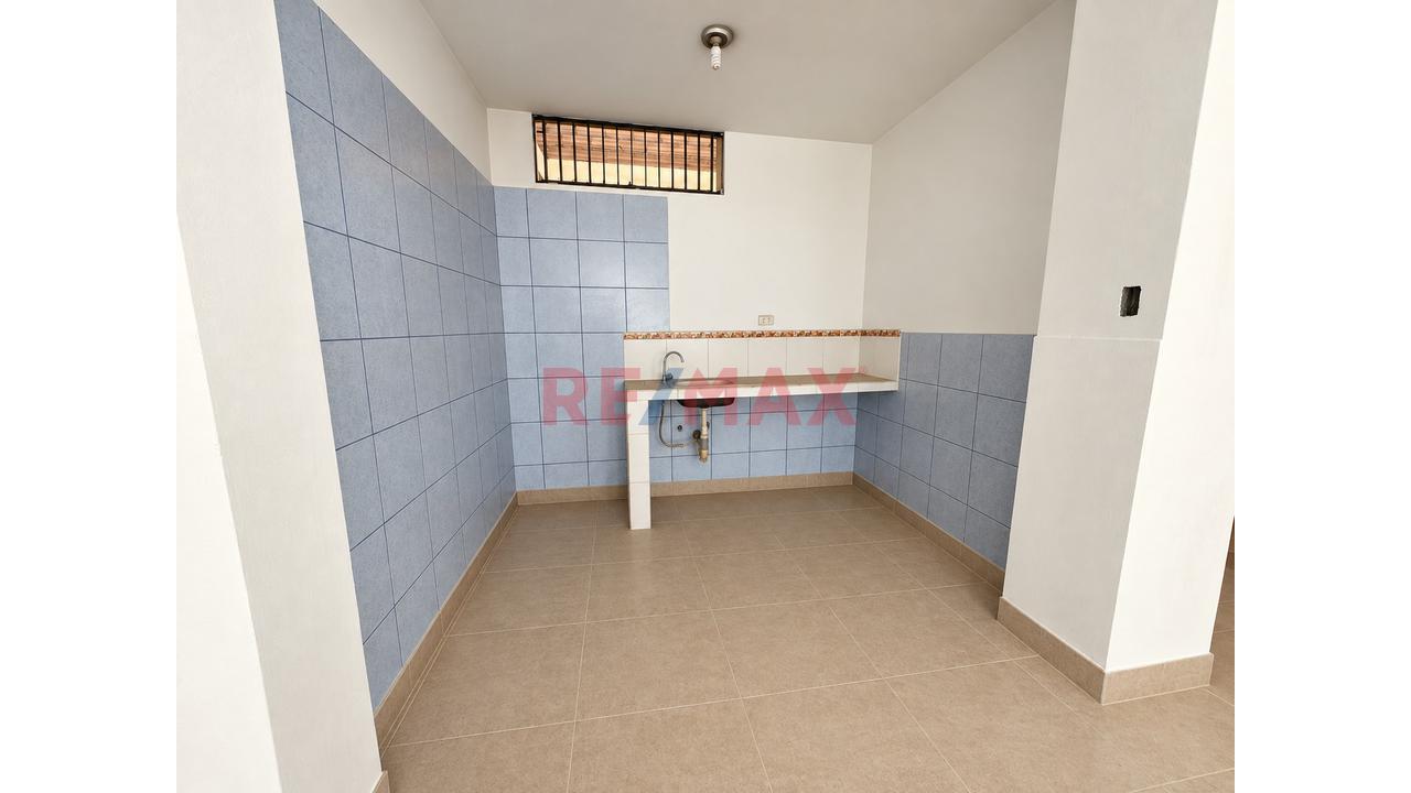 Casa De 2 Pisos Independientes + Tercer Nivel Semiconstruido – Chaclacayo - 13