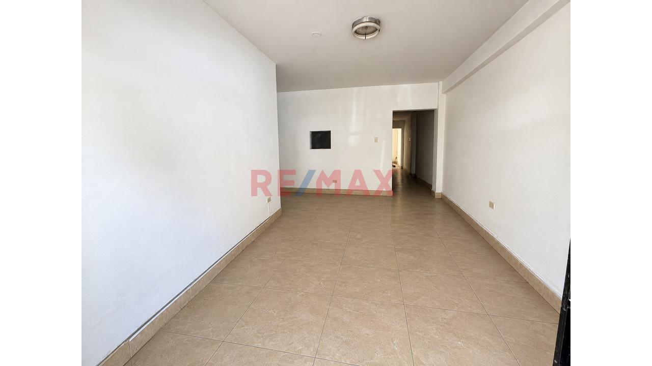 Casa De 2 Pisos Independientes + Tercer Nivel Semiconstruido – Chaclacayo - 4