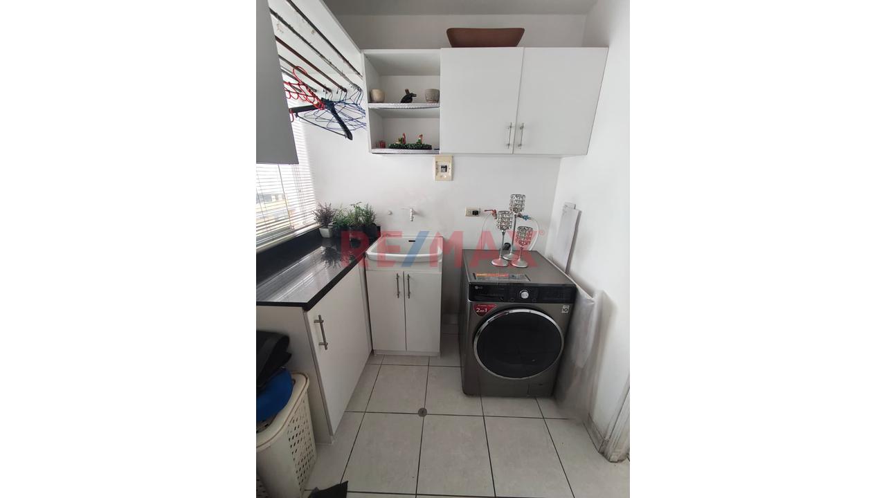 Departamento Amplio De 3 Habitaciones Y Cuarto De Servicio Con Cochera En 4To Piso Con Ascensor Directo — foto 7