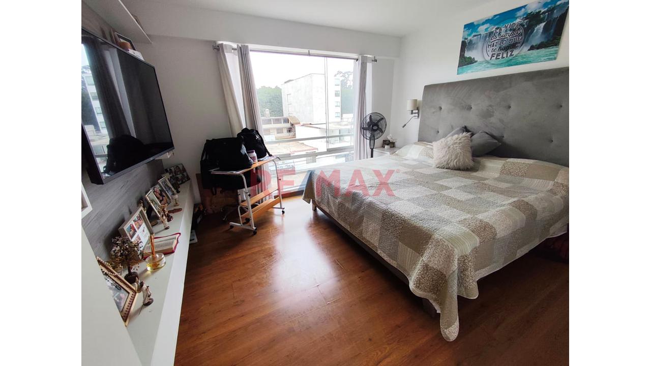 Departamento Amplio De 3 Habitaciones Y Cuarto De Servicio Con Cochera En 4To Piso Con Ascensor Directo — foto 2