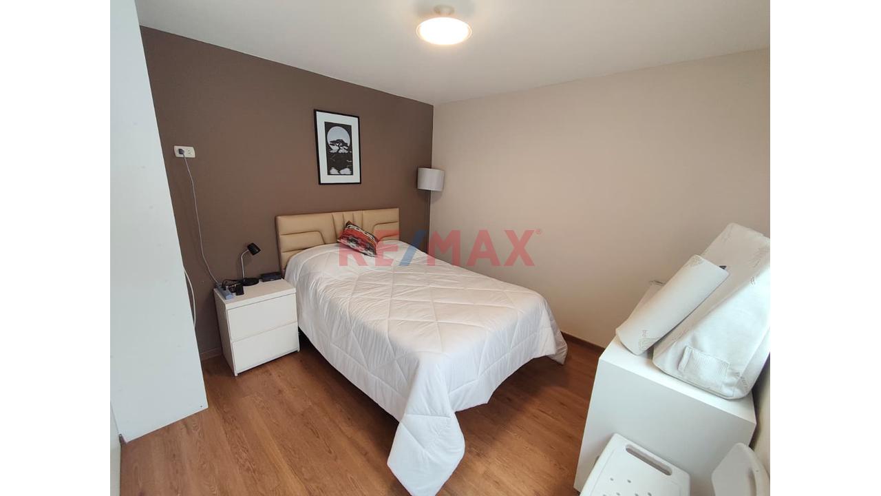 Departamento Amplio De 3 Habitaciones Y Cuarto De Servicio Con Cochera En 4To Piso Con Ascensor Directo — foto 9