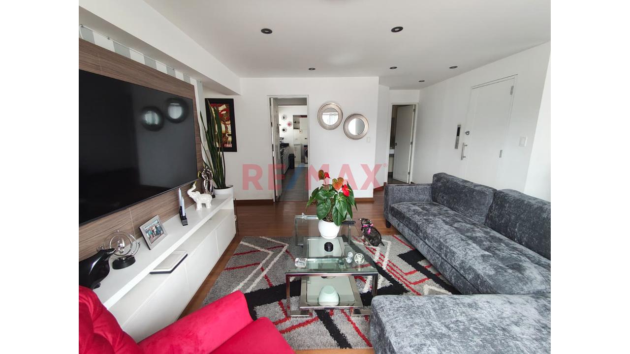 Departamento Amplio De 3 Habitaciones Y Cuarto De Servicio Con Cochera En 4To Piso Con Ascensor Directo — foto 4
