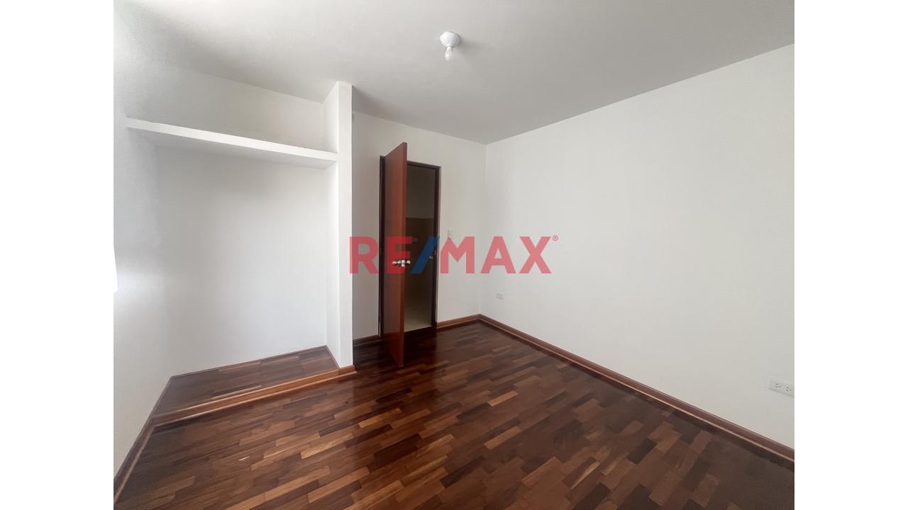 Departamento En Venta En El Agustino Urb La Atarjea
