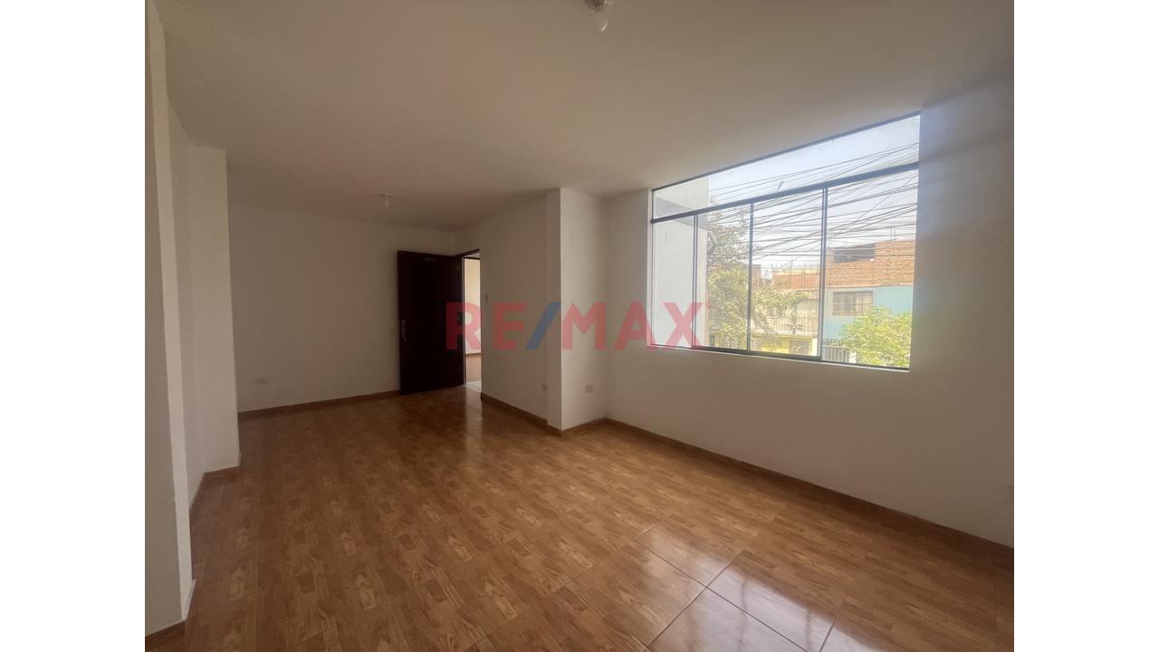 En Venta Departamento En El Agustino Excelente Ubicacion — foto 7