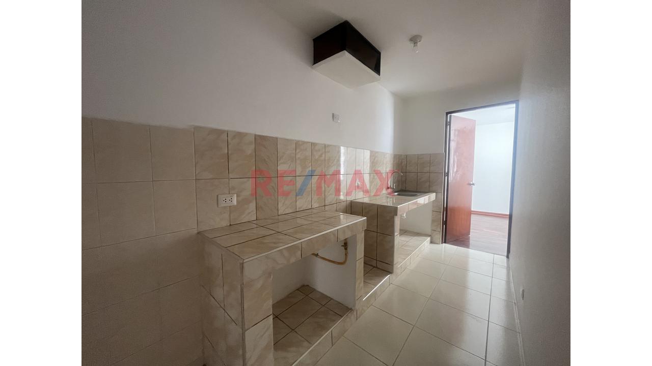 En Venta Departamento En El Agustino Excelente Ubicacion — foto 4