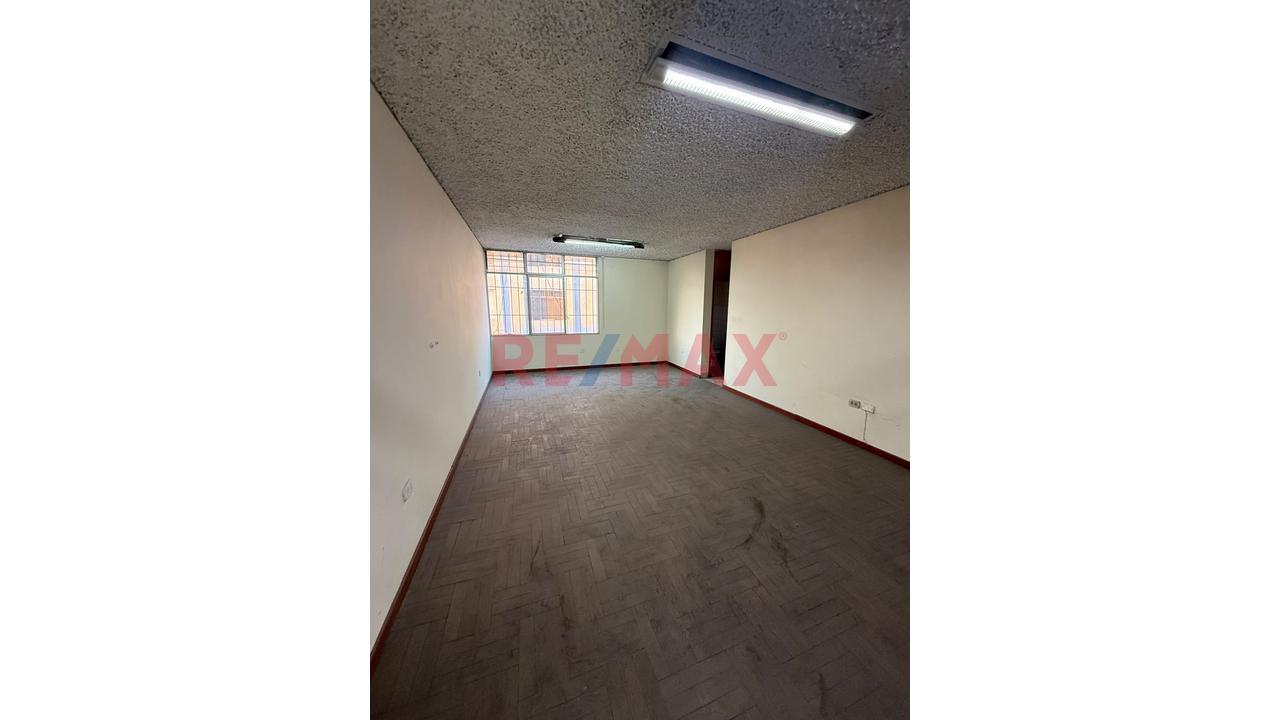 🏢 ¡Oficina En Alquiler En El Centro De La Ciudad! 📍 - 2