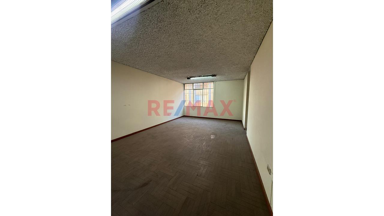 🏢 ¡Oficina En Alquiler En El Centro De La Ciudad! 📍 - 1