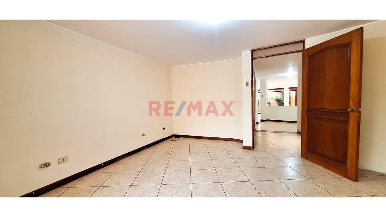 Casa En Alquiler En San Borja, 7 Dorm., Jardìn, Terraza Y 2 Cocheras — foto 15
