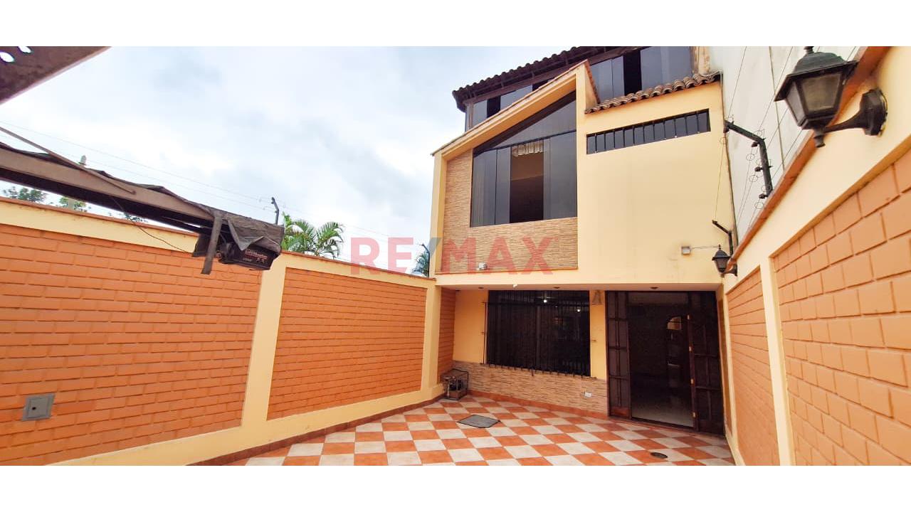 Casa En Alquiler En San Borja, 7 Dorm., Jardìn, Terraza Y 2 Cocheras - 16