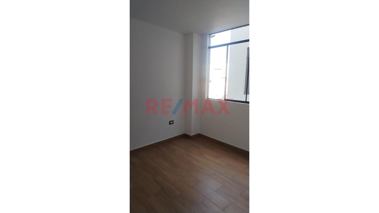 El Dúplex Que Buscabas! 130 M² Con Terraza En Salamanca De Monterrico-Sin Ascensor-Tiene Cochera Techada - 4