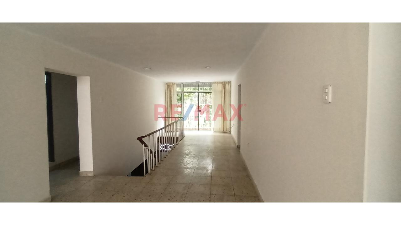 🏢 Amplio Dpto En Alquiler En Miraflores 2Do Piso – Ideal Para Empresas - 3