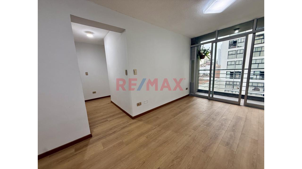 Departamento En Venta En Jesús María | 3 Dormitorios — foto 2