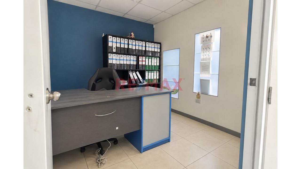Oficina Más Almacen Cerca Al Aeropuerto De Cajamarca - 10