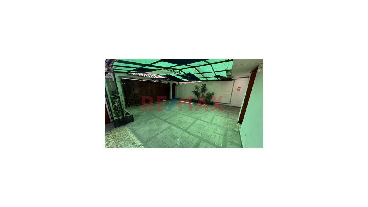 Se Vende Casa En Esquina En Plena Av. Dolores - 9