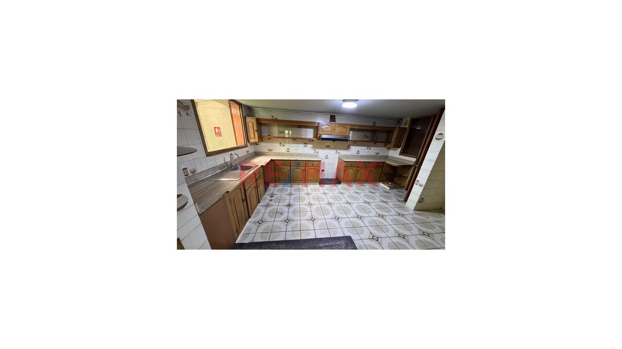 Se Vende Casa En Esquina En Plena Av. Dolores - 3