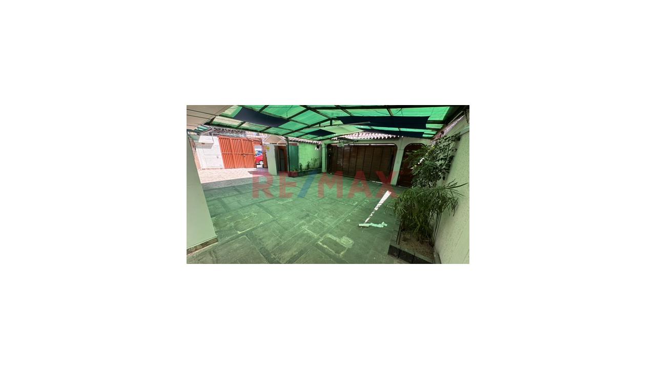 Se Vende Casa En Esquina En Plena Av. Dolores - 8