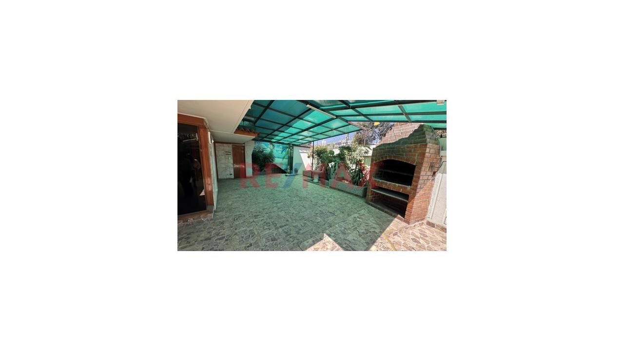 Se Vende Casa En Esquina En Plena Av. Dolores - 5