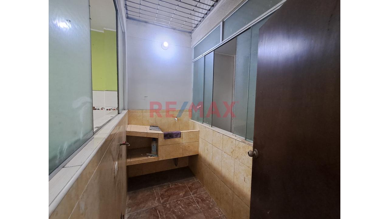 Casa De 4 Pisos Con Cochera En Carapongo - 4