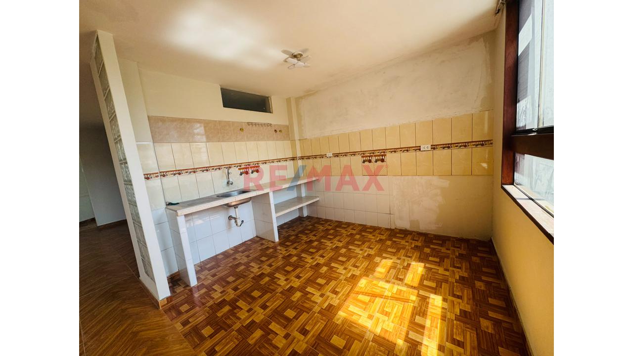 Venta De Casa Urb San Andres V Etapa Con Entrada Independiente Y Doble Frente - 4