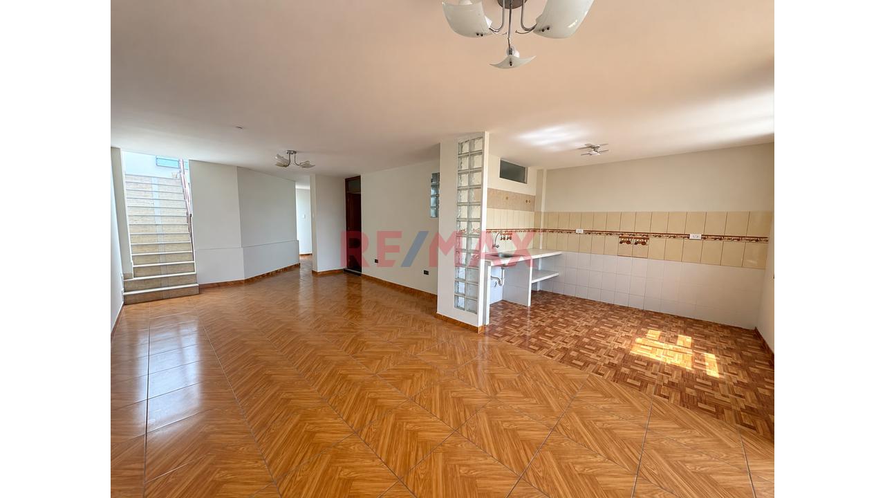 Venta De Casa Urb San Andres V Etapa Con Entrada Independiente Y Doble Frente - 2