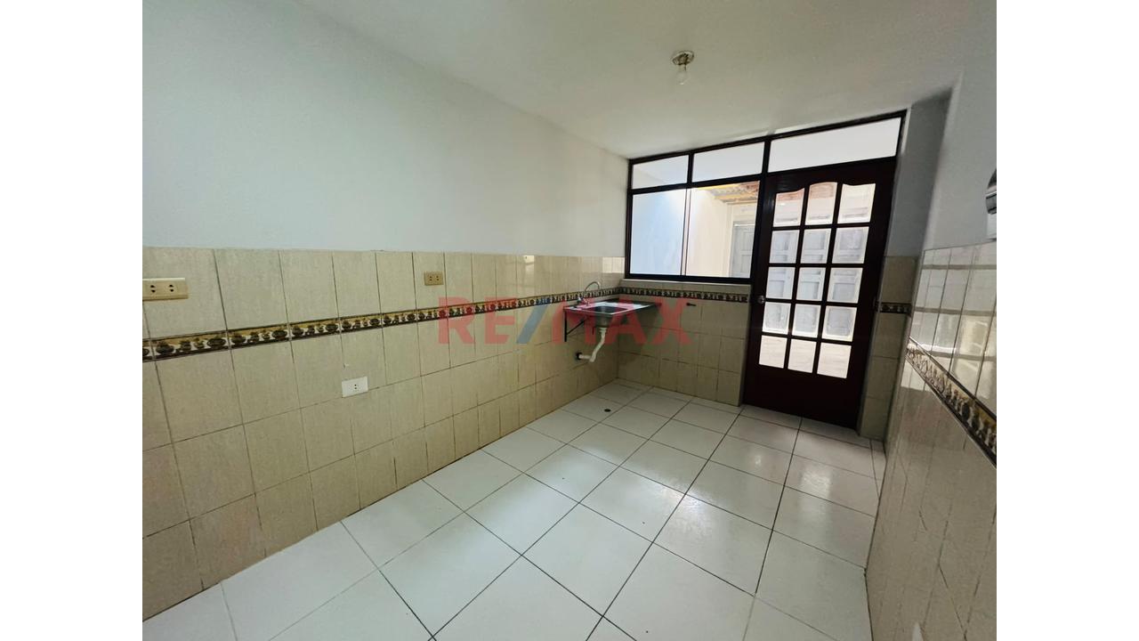 Venta De Casa Urb San Andres V Etapa Con Entrada Independiente Y Doble Frente - 5