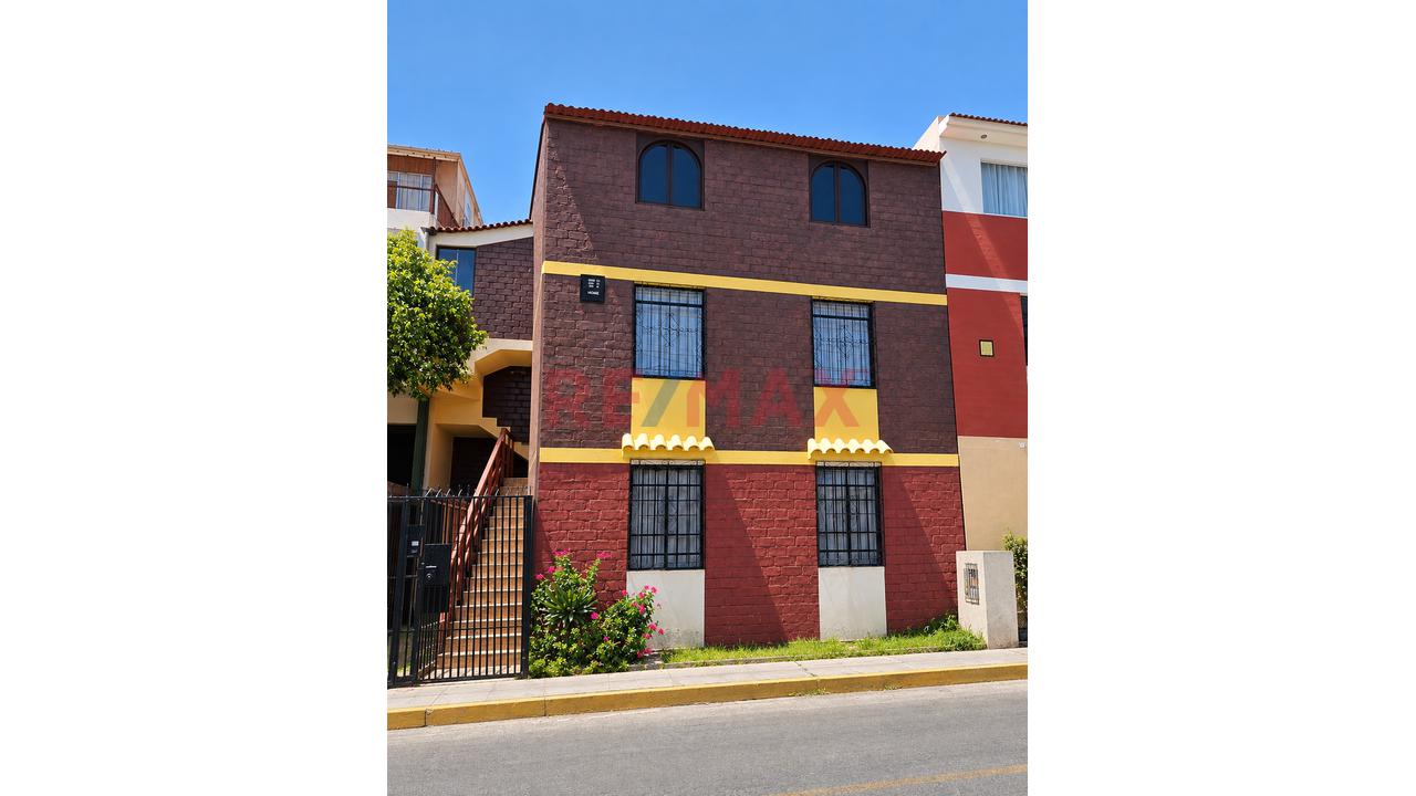 En Venta Dúplex Con Ingreso Independiente Y Amplios Espacios - 1