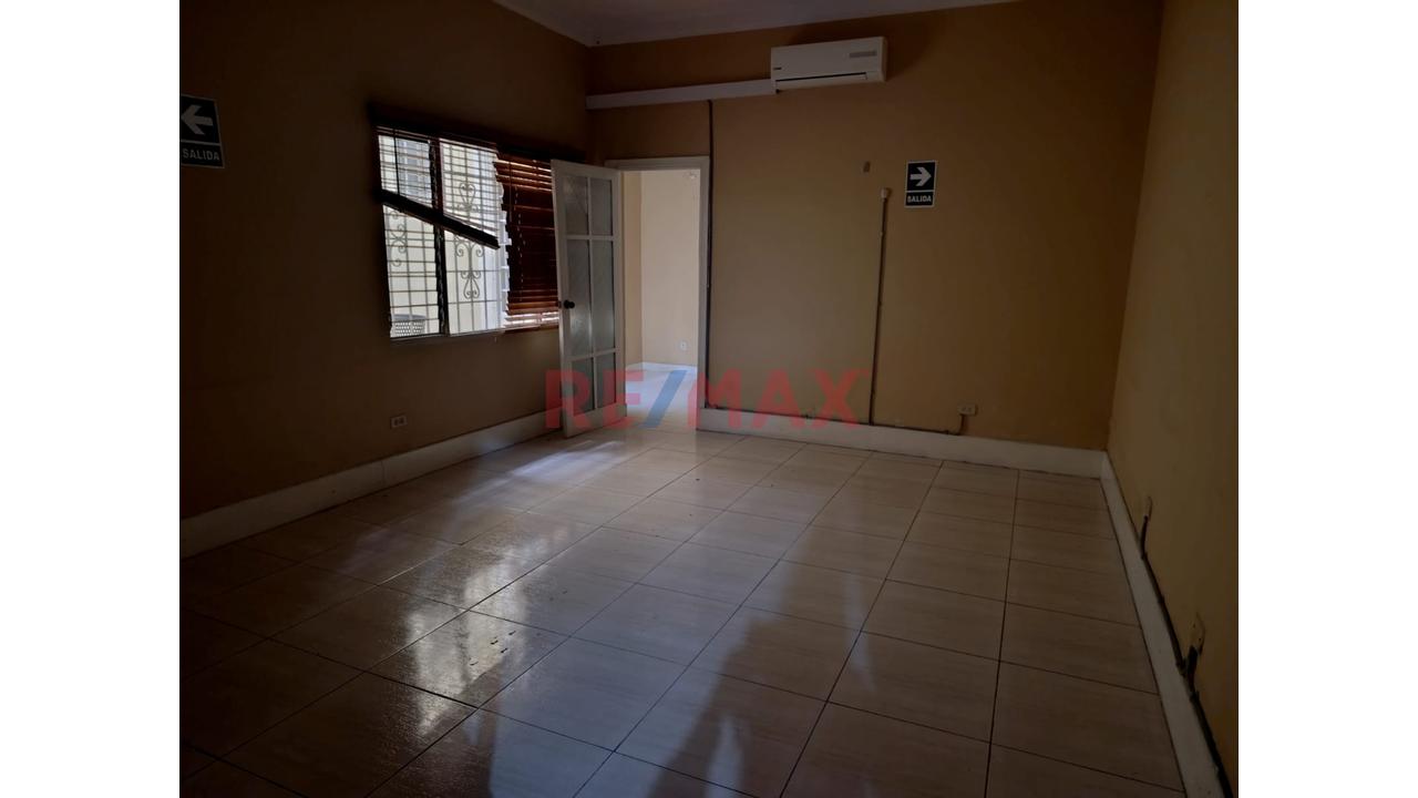 Alquilo Local Comercial Primer Piso En Av. Alejandro Tirado 185 M2 - 13