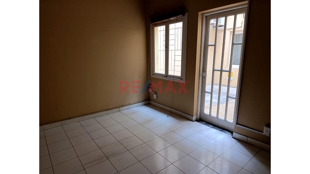 Alquilo Local Comercial Primer Piso En Av. Alejandro Tirado 185 M2 - 12
