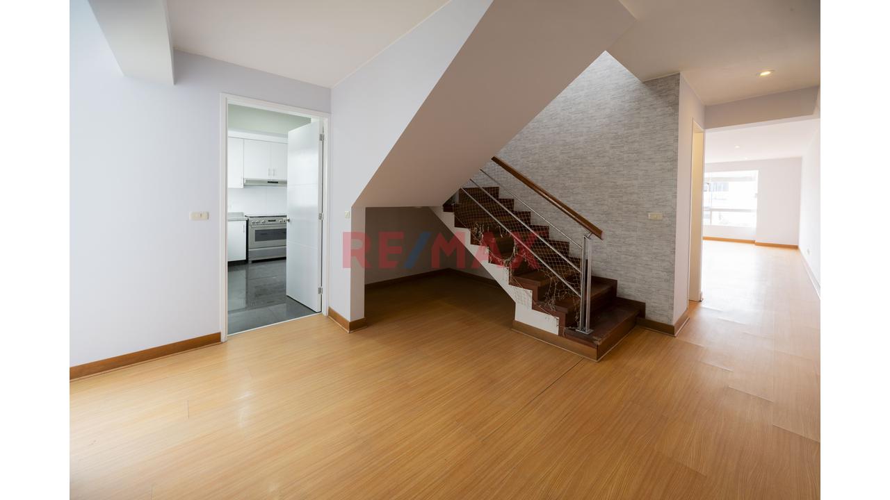 Vendo Dúplex En Límite Magdalena Y San Isidro 312 M² | 5 Dormitorios | 5 Baños | 2 Terrazas | 2 Cocheras - 5