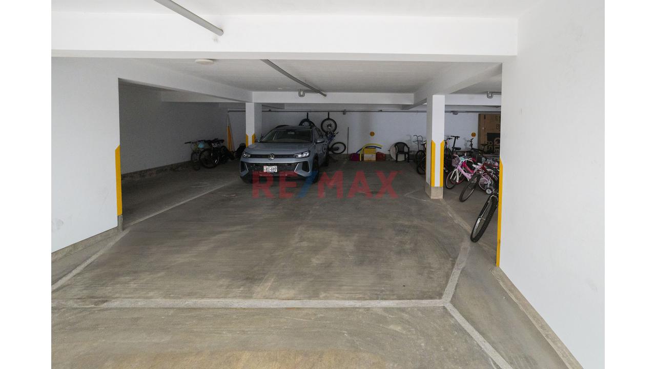 Vendo Dúplex En Límite Magdalena Y San Isidro 312 M² | 5 Dormitorios | 5 Baños | 2 Terrazas | 2 Cocheras - 18