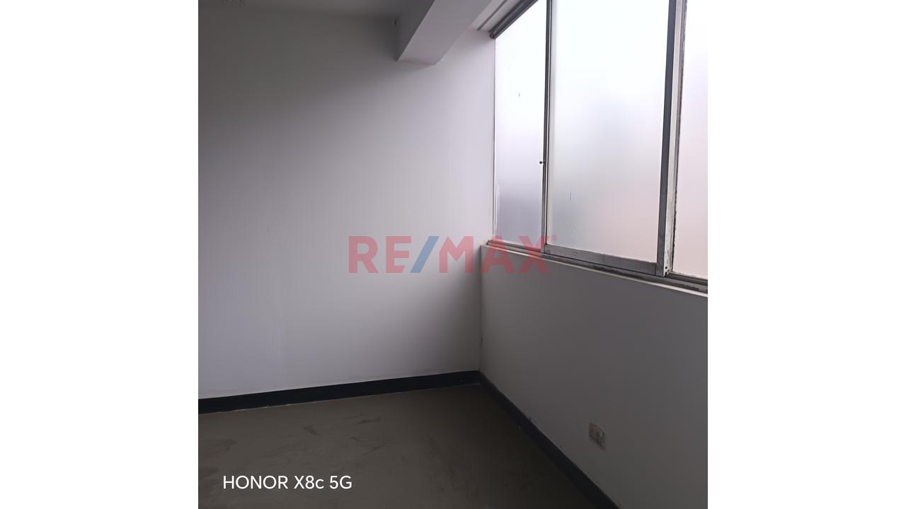 Alquiler De 2Do Piso Local / Oficina – Ate - 16