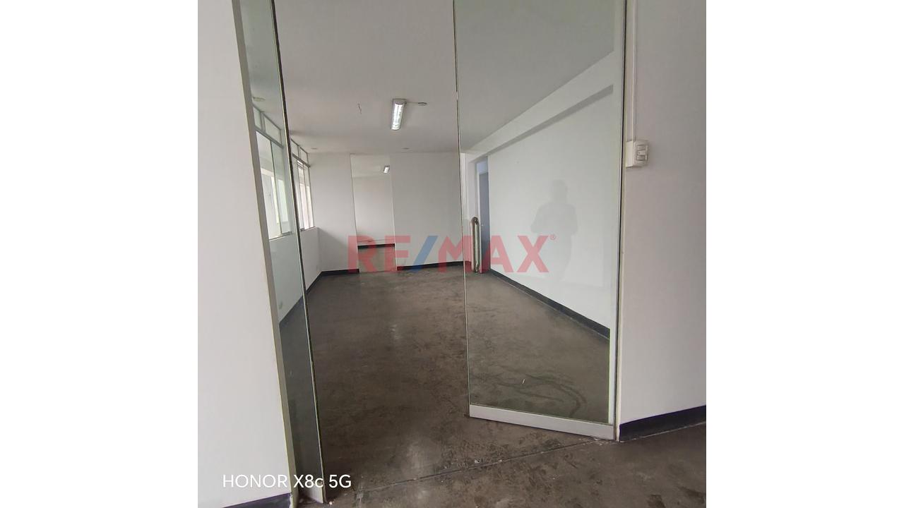 Alquiler De 2Do Piso Local / Oficina – Ate - 5