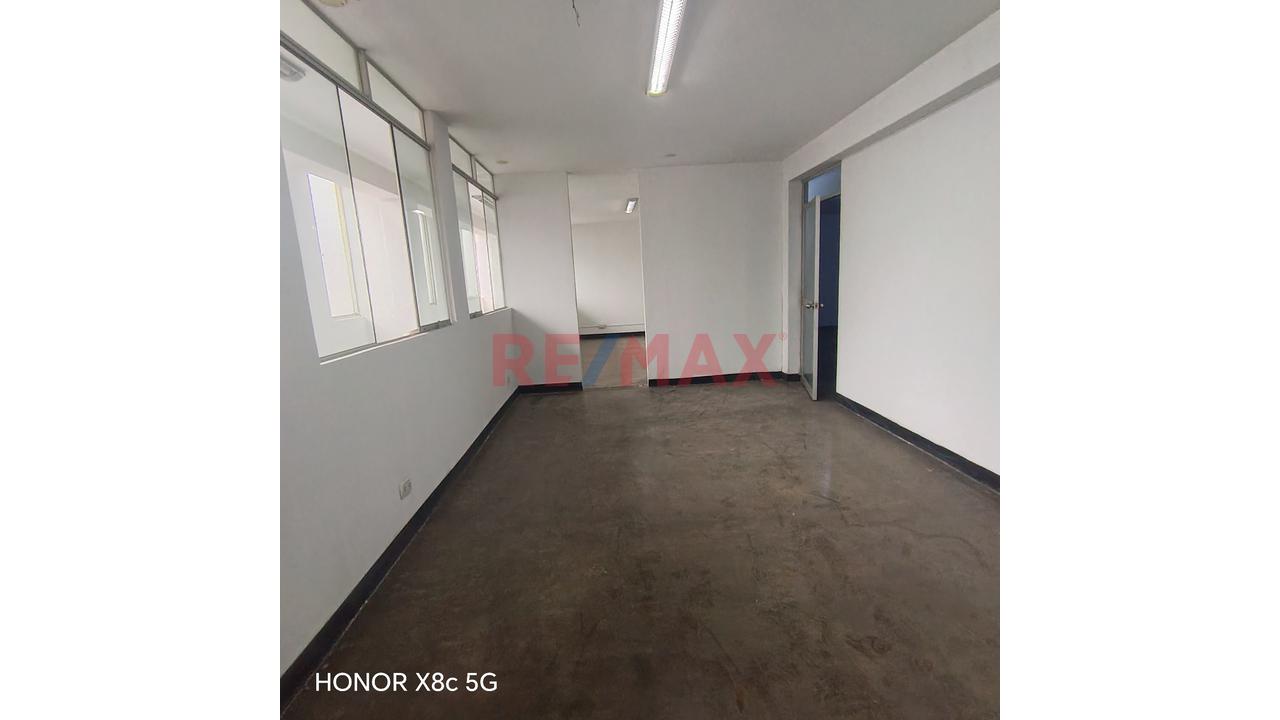 Alquiler De 2Do Piso Local / Oficina – Ate - 7