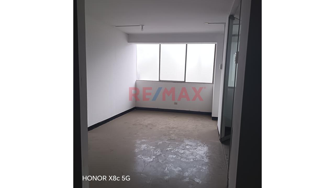 Alquiler De 2Do Piso Local / Oficina – Ate - 11