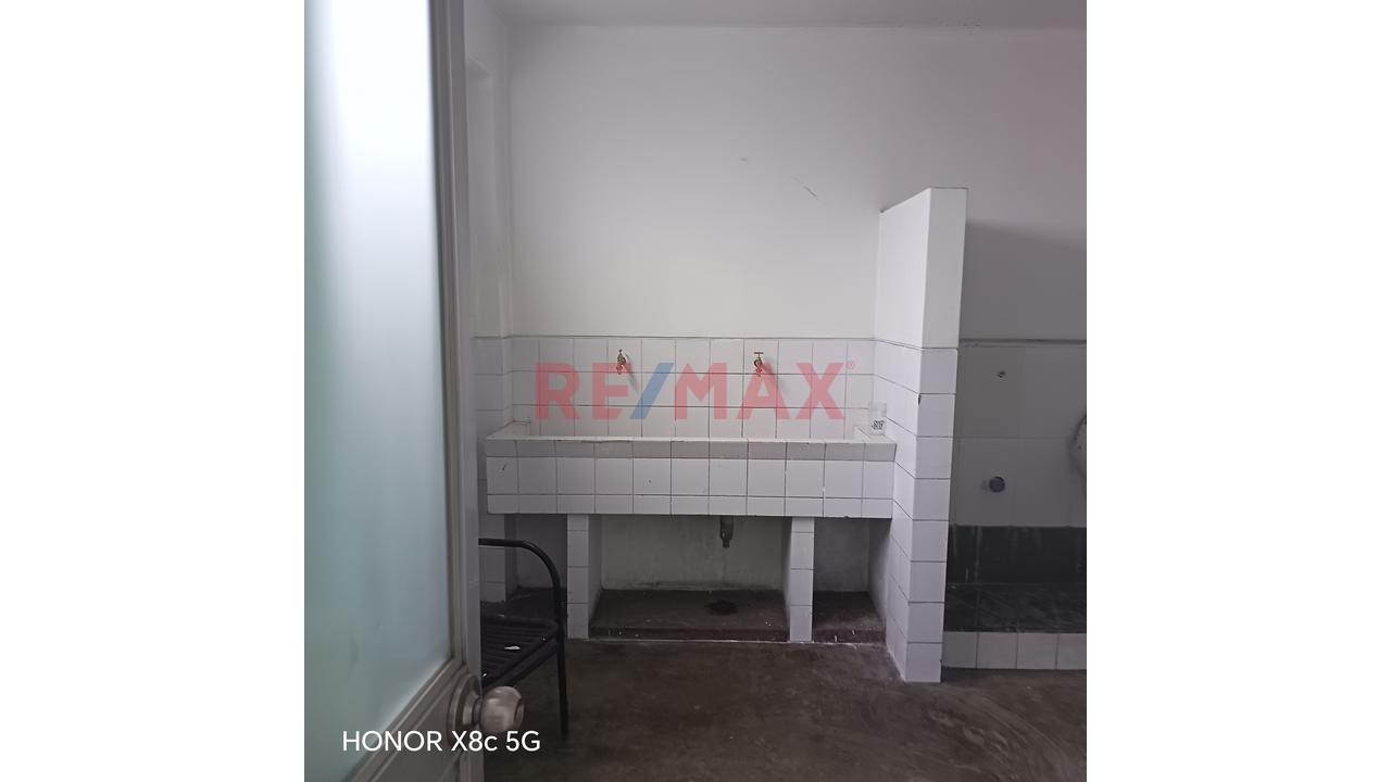 Alquiler De 2Do Piso Local / Oficina – Ate - 18
