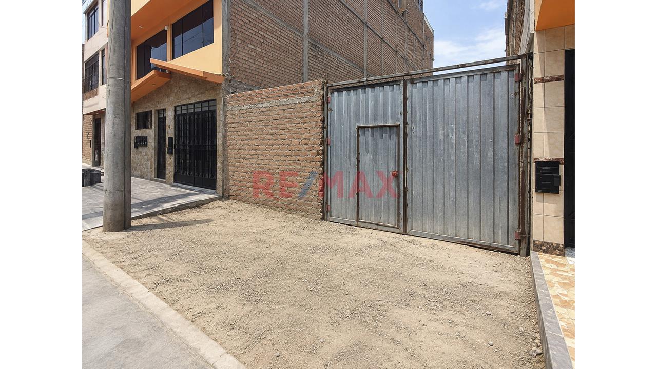 Se Vende Terreno A Una Cdra. De La Av. Alcides Vigo - 7