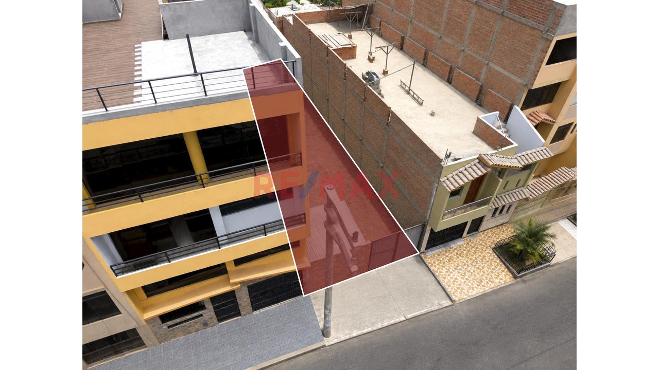Se Vende Terreno A Una Cdra. De La Av. Alcides Vigo - 4