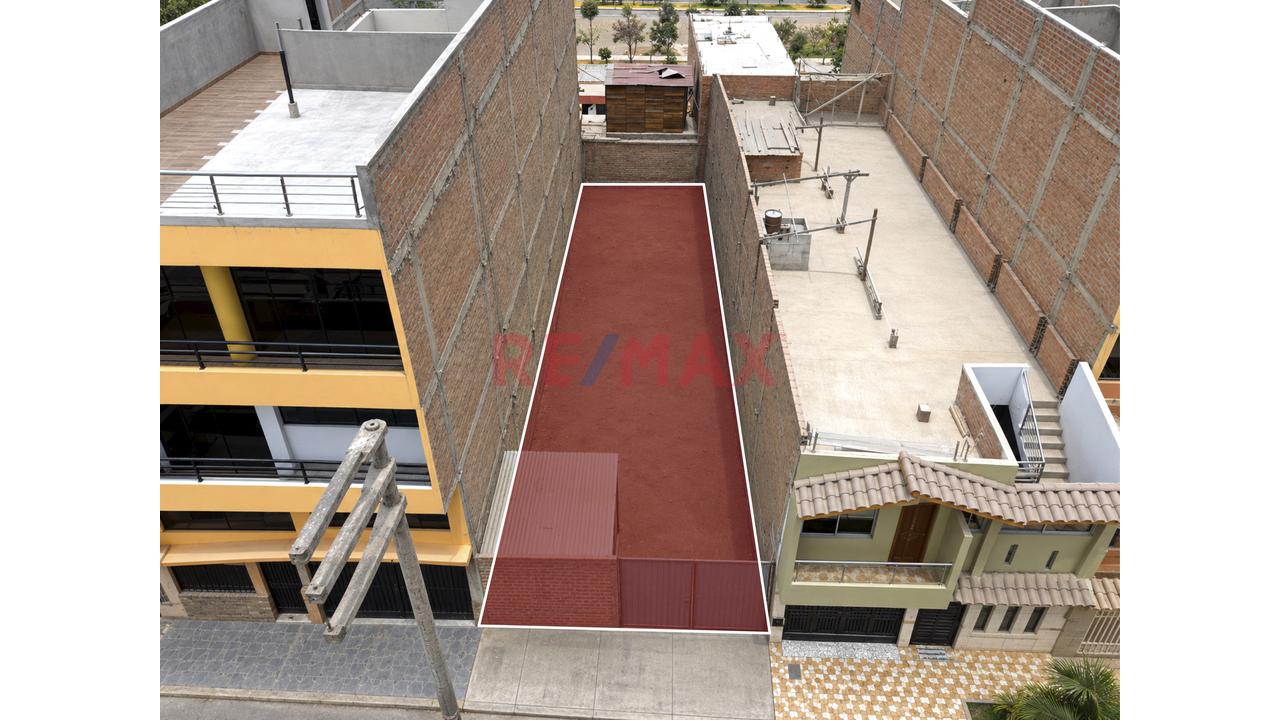 Se Vende Terreno A Una Cdra. De La Av. Alcides Vigo - 3
